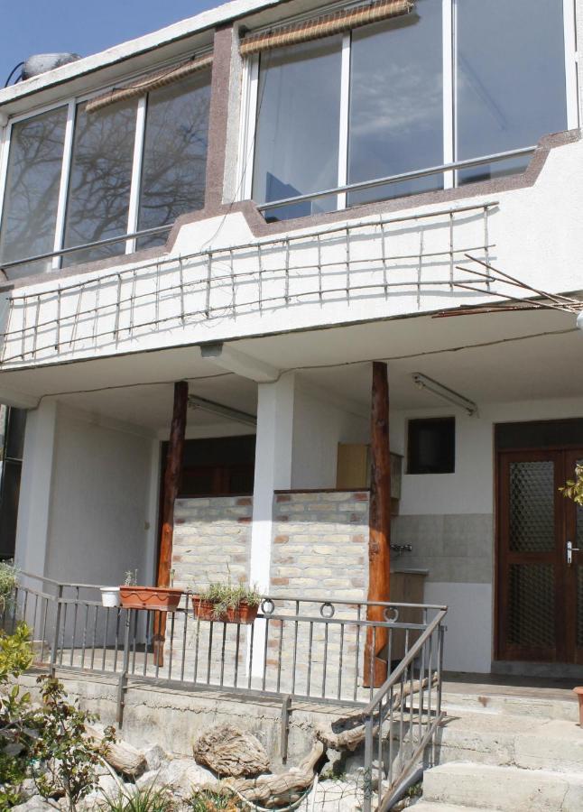 Pataki Studios Petrovac Exterior photo