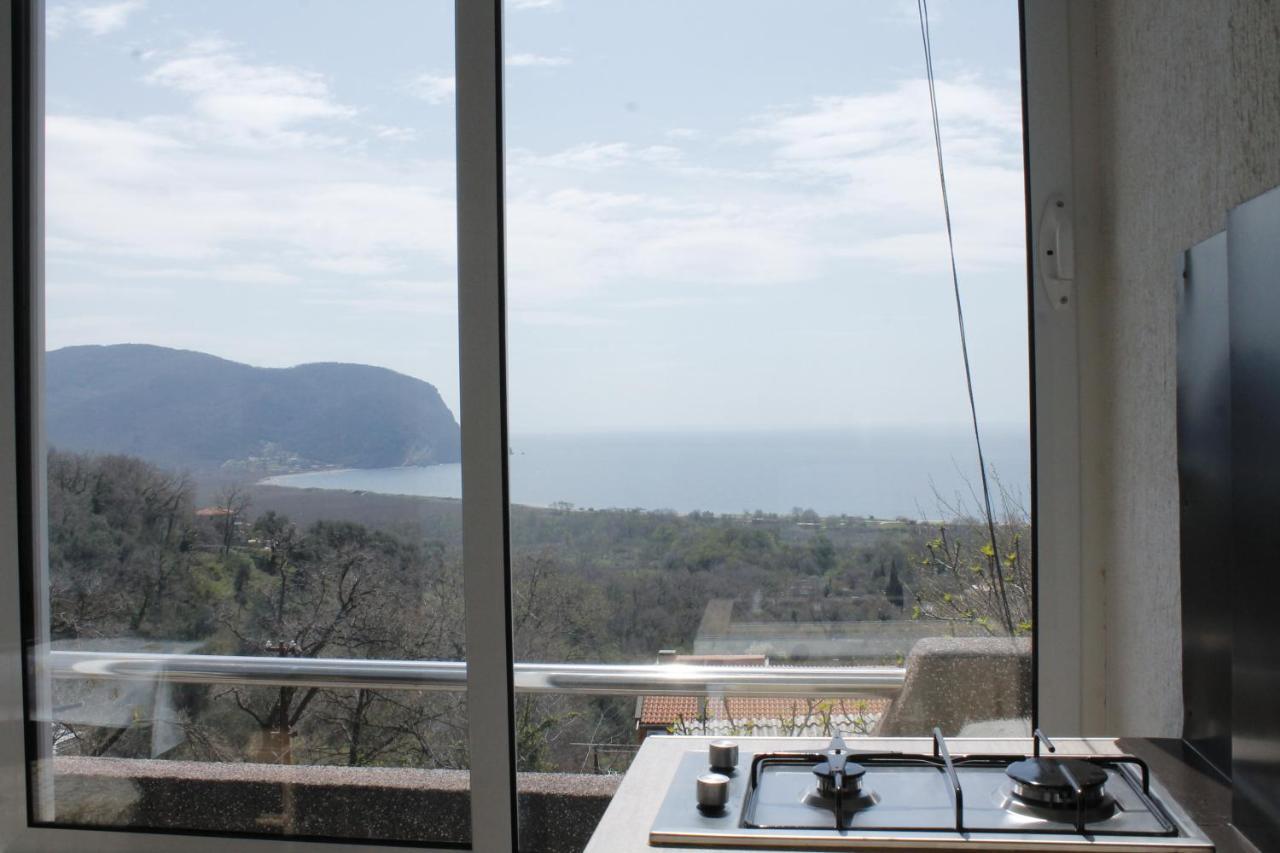 Pataki Studios Petrovac Exterior photo